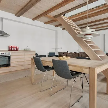 Cosy City Perfect For A Family Or Group! Διαμέρισμα